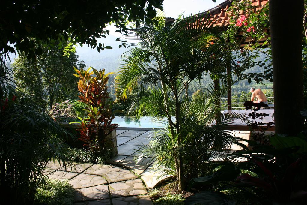 Hotel Puri Alam Bali Munduk Exterior foto